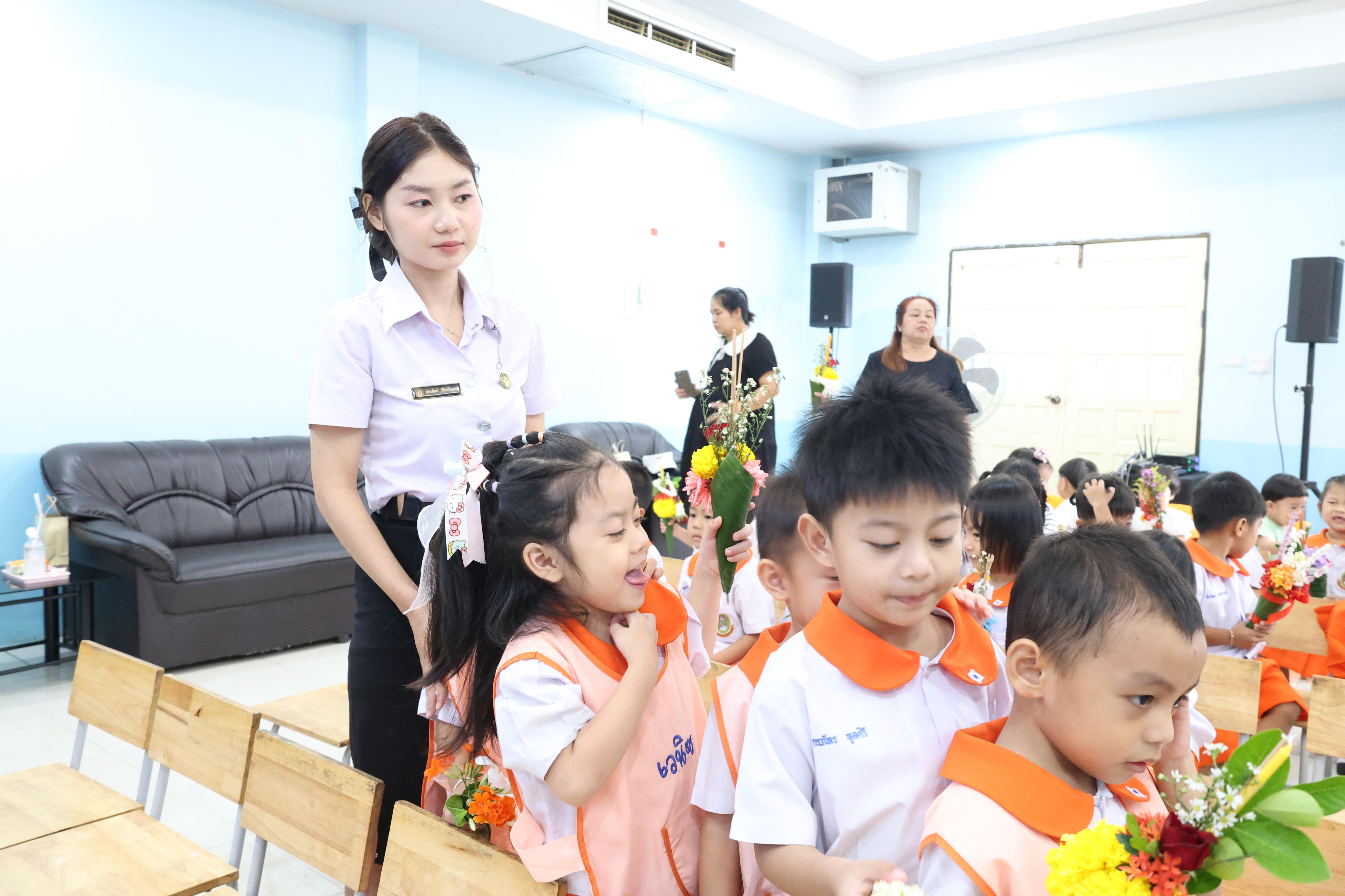 124. พิธีไหว้ครูโรงเรียนอนุบาลราชภัฏกำแพงเพชร