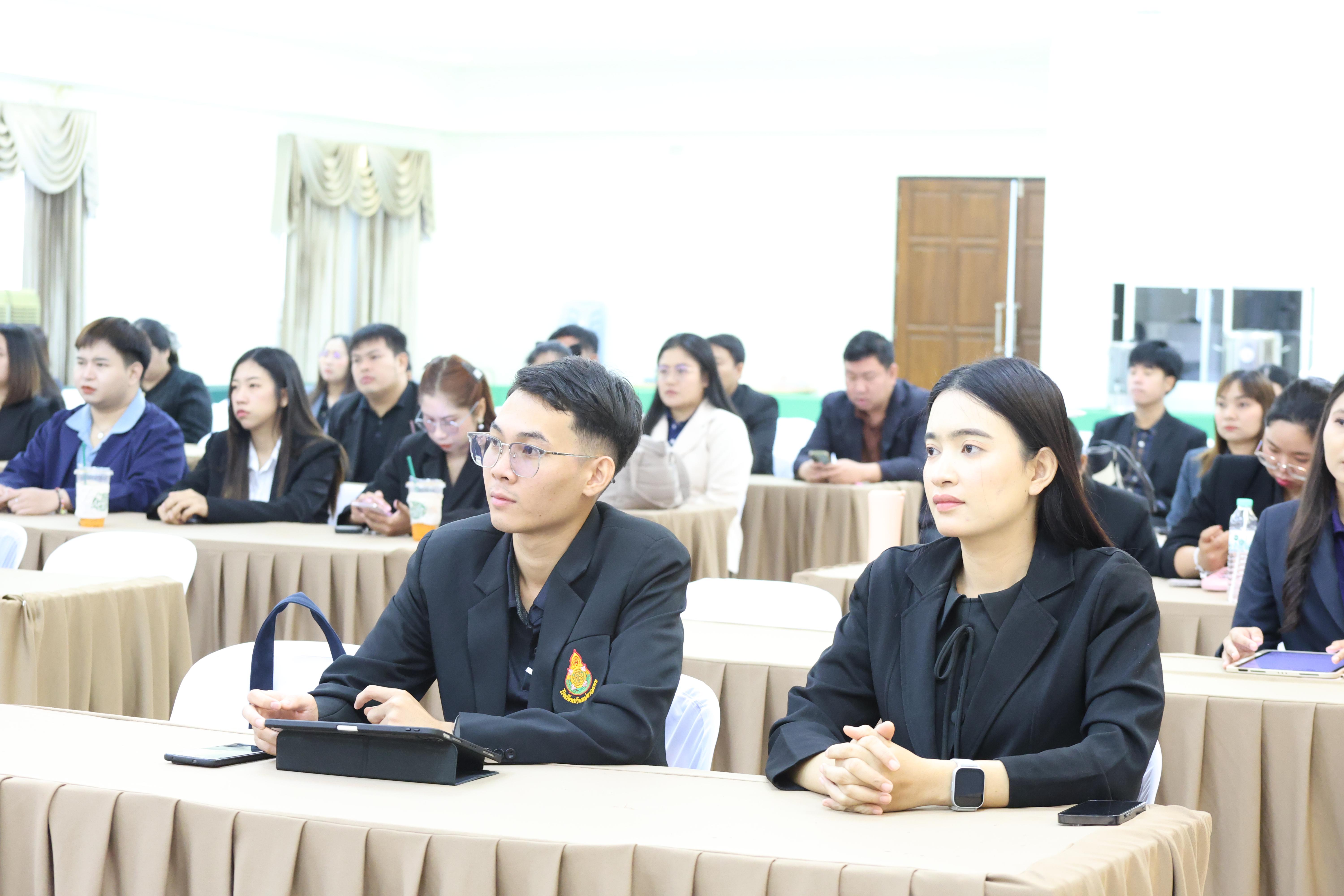 34. กิจกรรมสานสัมพันธ์สู่ขวัญน้อง-พี่ ตามวิถีวัฒนธรรมกัลยาณมิตรของนักศึกษาระดับบัณฑิตศึกษา สาขาวิชาบริหารการศึกษา ประจำปีการศึกษา2569