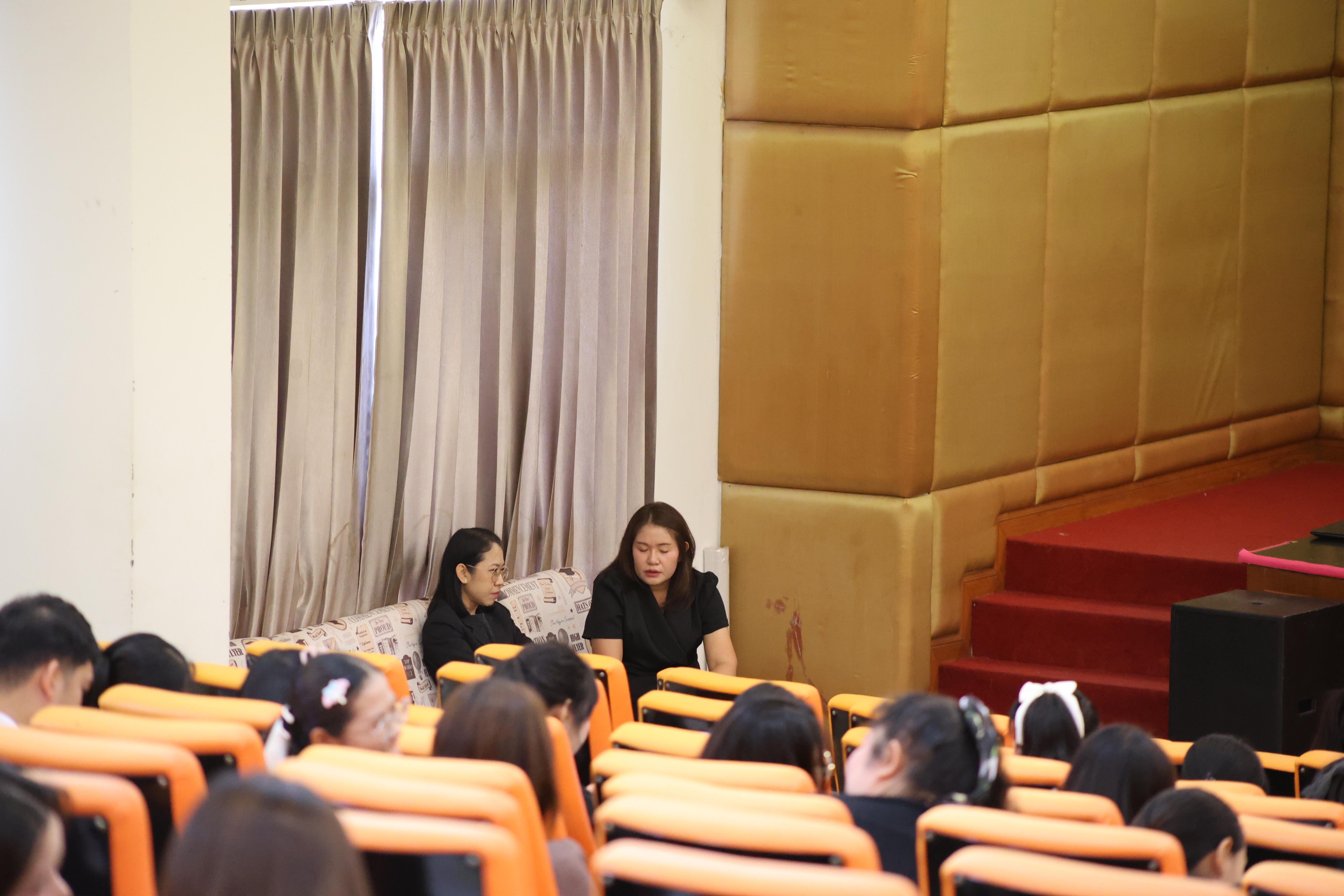 2. โครงการสัมมนาเป็นหมู่คณะพัฒนาทักษะการสอนและความเป็นครู และพัฒนาส่งเสริมด้านภาษาไทยและภาษาอังกฤษ