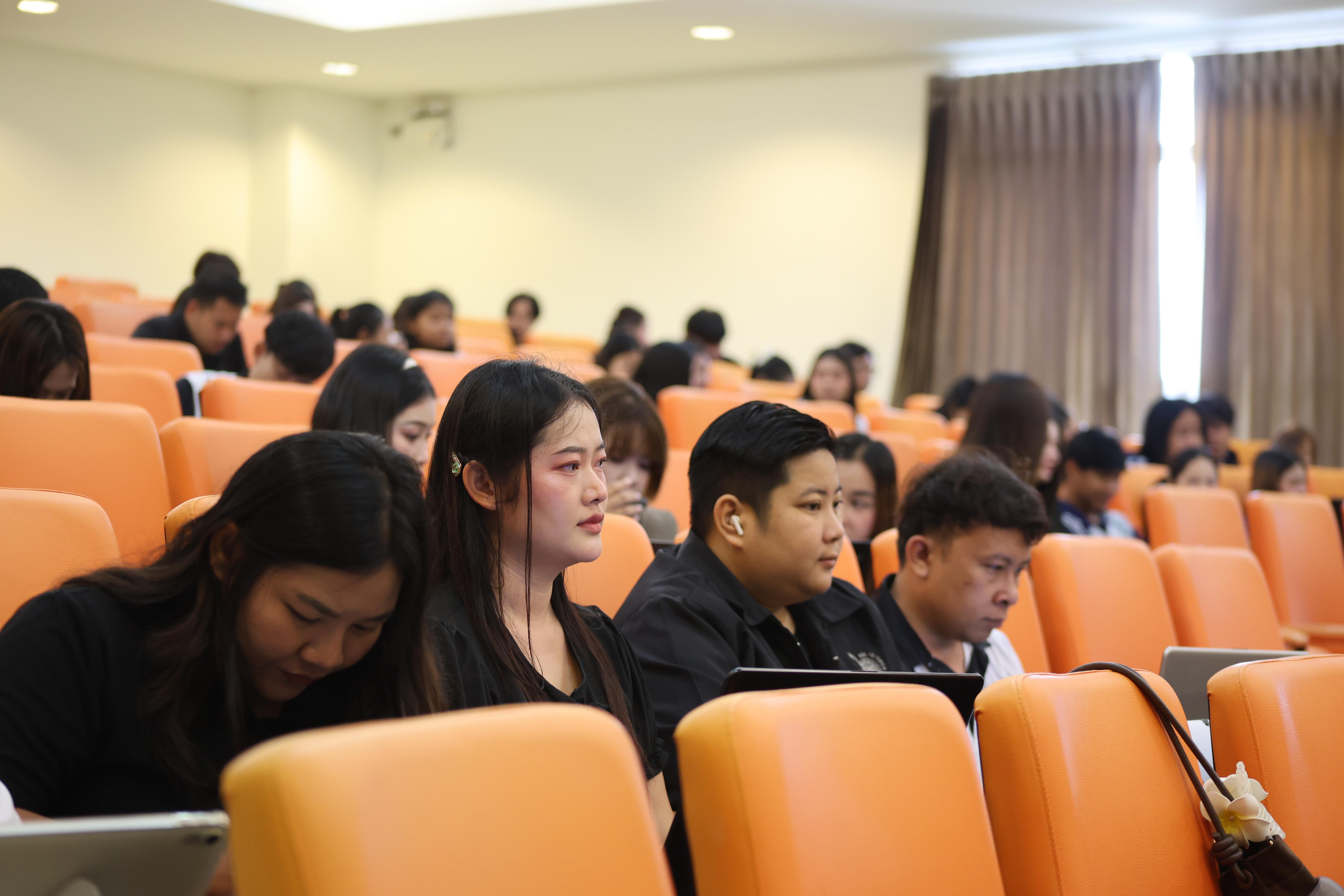 27. โครงการสัมมนาเป็นหมู่คณะพัฒนาทักษะการสอนและความเป็นครู และพัฒนาส่งเสริมด้านภาษาไทยและภาษาอังกฤษ