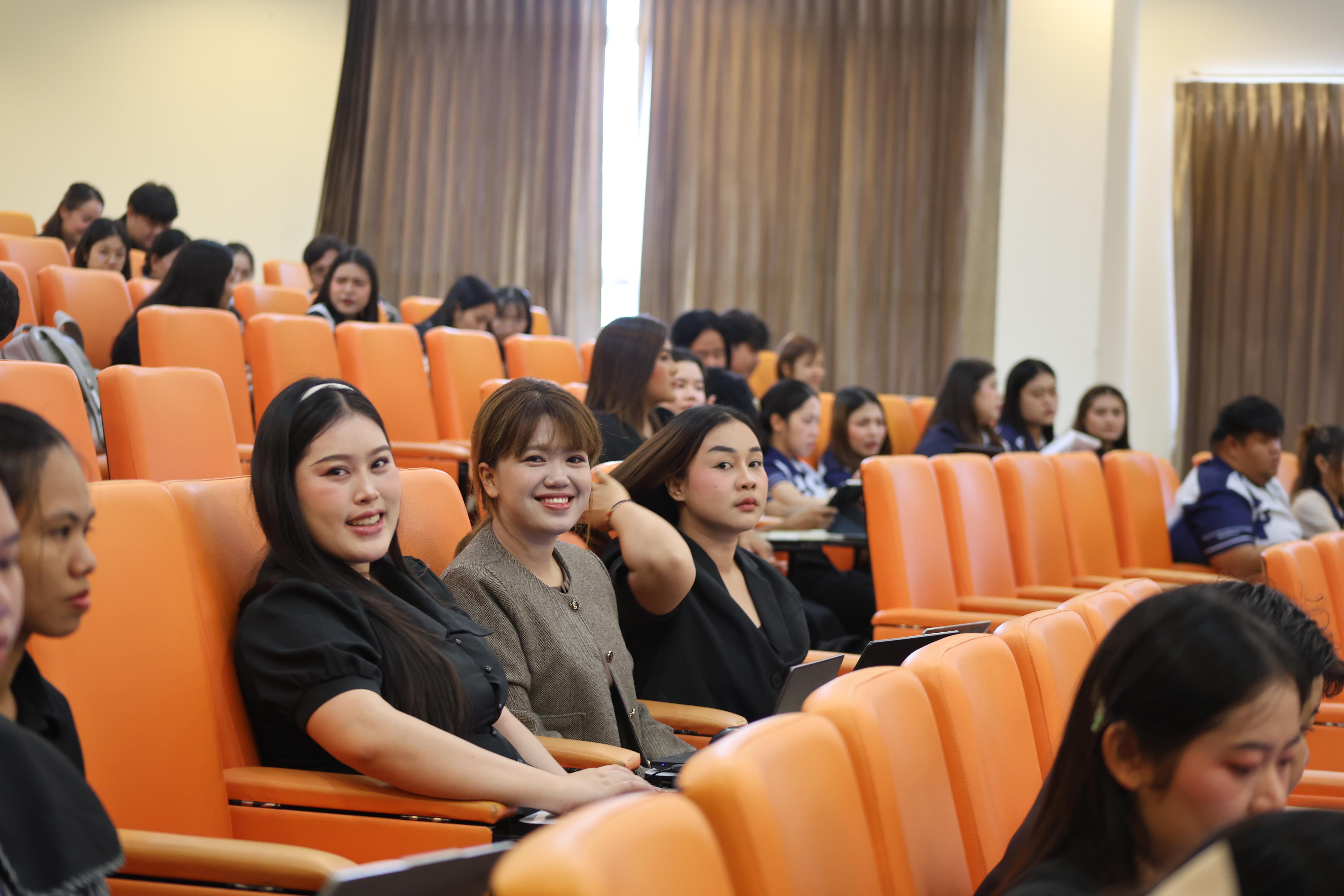 29. โครงการสัมมนาเป็นหมู่คณะพัฒนาทักษะการสอนและความเป็นครู และพัฒนาส่งเสริมด้านภาษาไทยและภาษาอังกฤษ