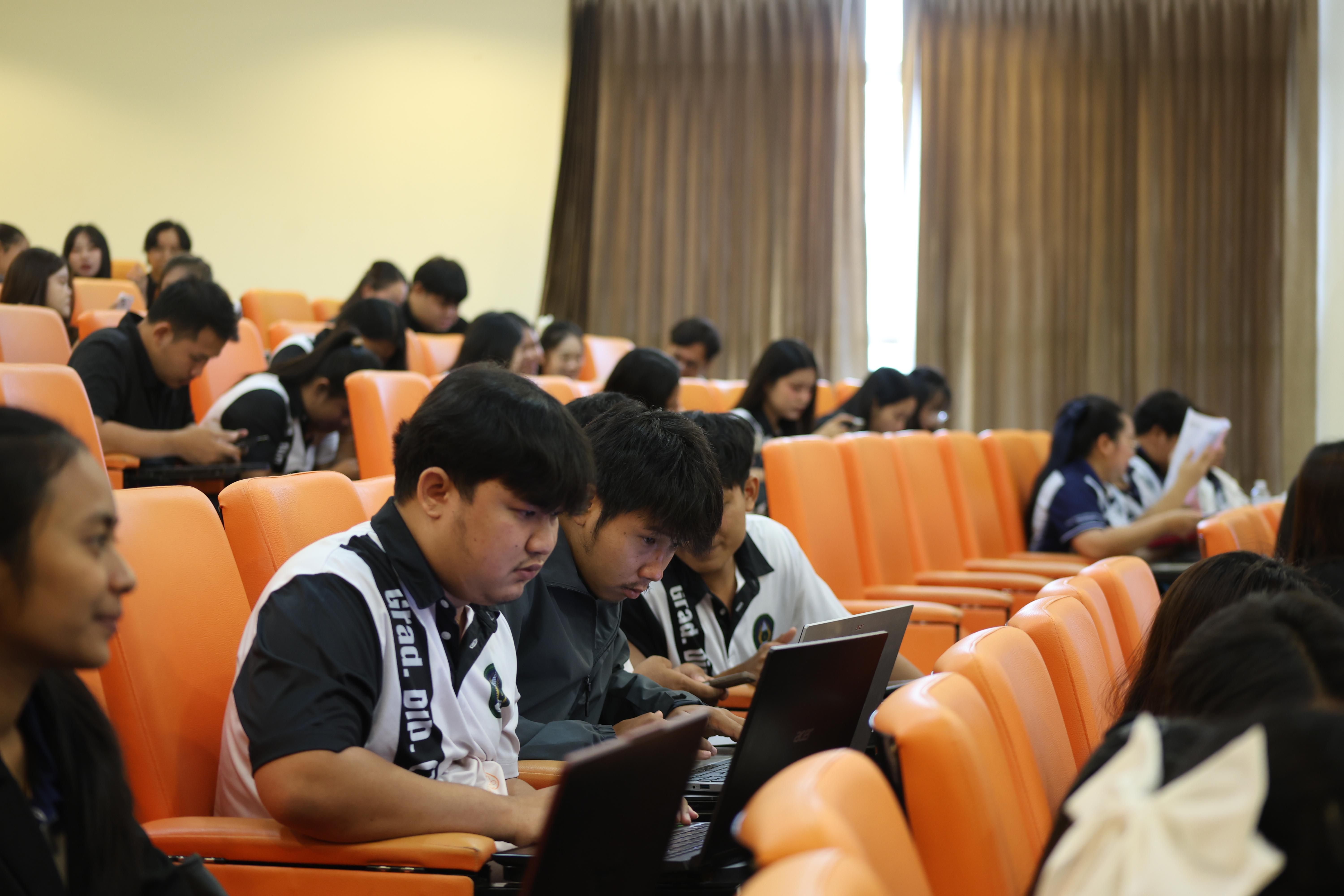 37. โครงการสัมมนาเป็นหมู่คณะพัฒนาทักษะการสอนและความเป็นครู และพัฒนาส่งเสริมด้านภาษาไทยและภาษาอังกฤษ