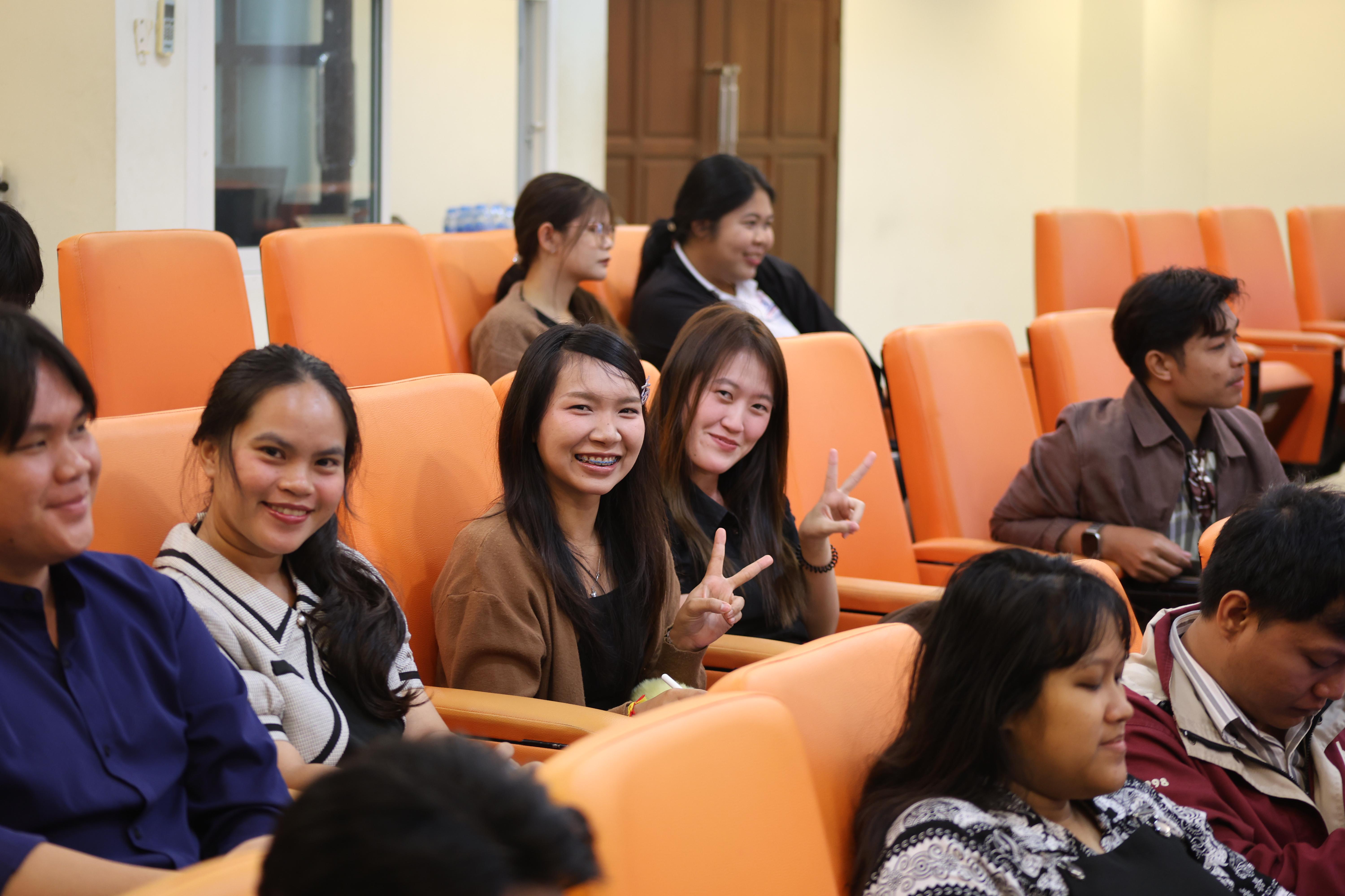 44. โครงการสัมมนาเป็นหมู่คณะพัฒนาทักษะการสอนและความเป็นครู และพัฒนาส่งเสริมด้านภาษาไทยและภาษาอังกฤษ