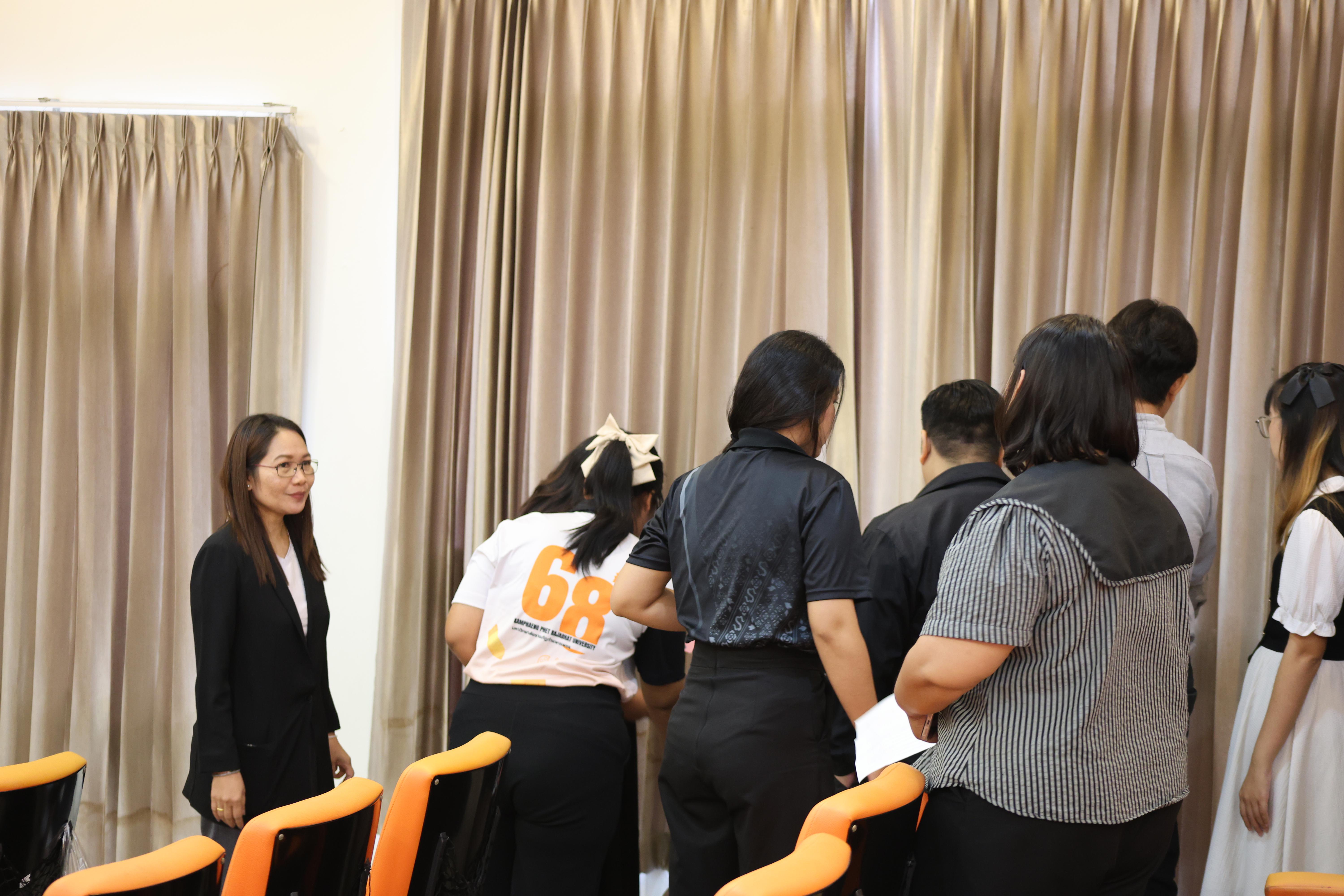 135. โครงการสัมมนาเป็นหมู่คณะพัฒนาทักษะการสอนและความเป็นครู และพัฒนาส่งเสริมด้านภาษาไทยและภาษาอังกฤษ