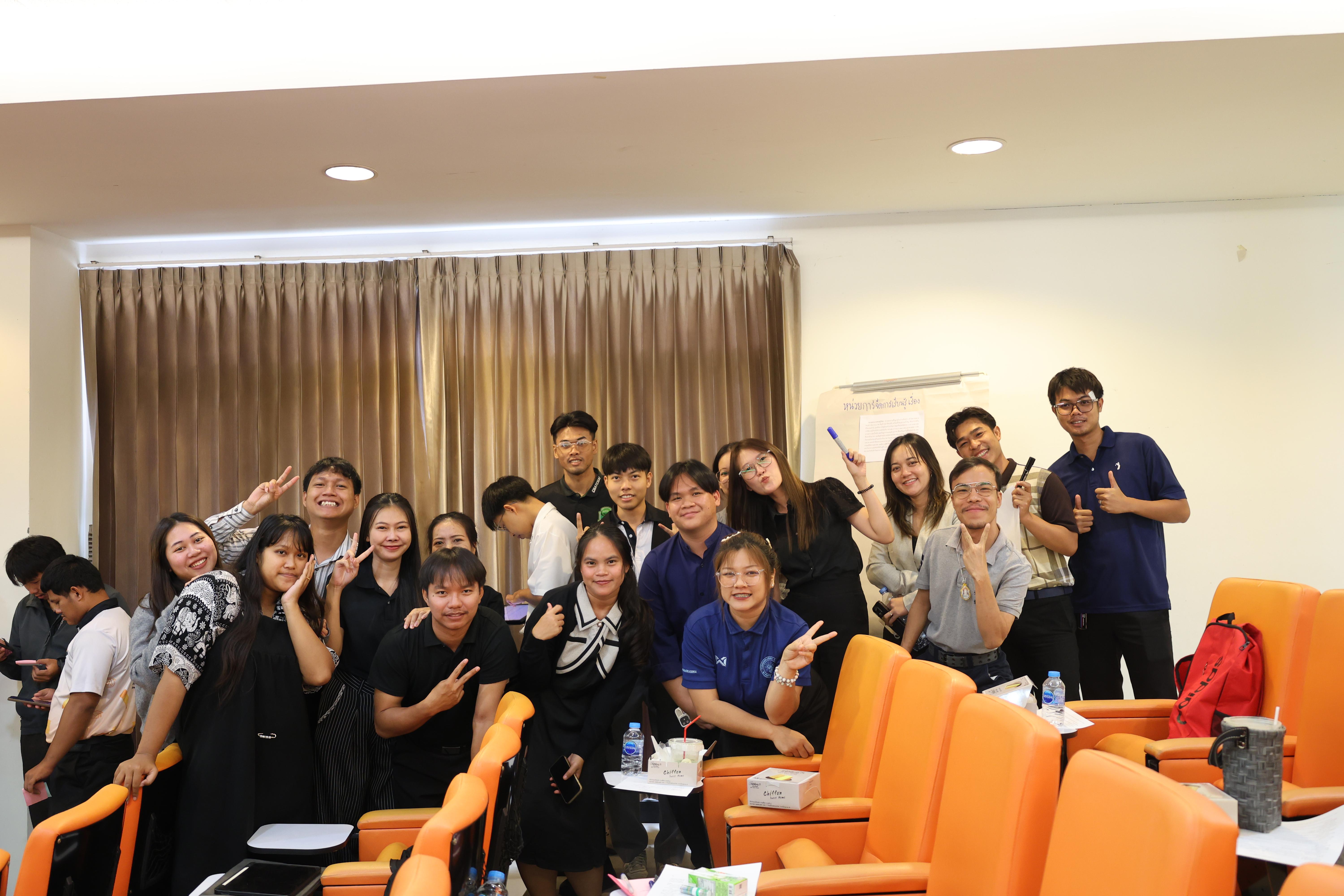 181. โครงการสัมมนาเป็นหมู่คณะพัฒนาทักษะการสอนและความเป็นครู และพัฒนาส่งเสริมด้านภาษาไทยและภาษาอังกฤษ