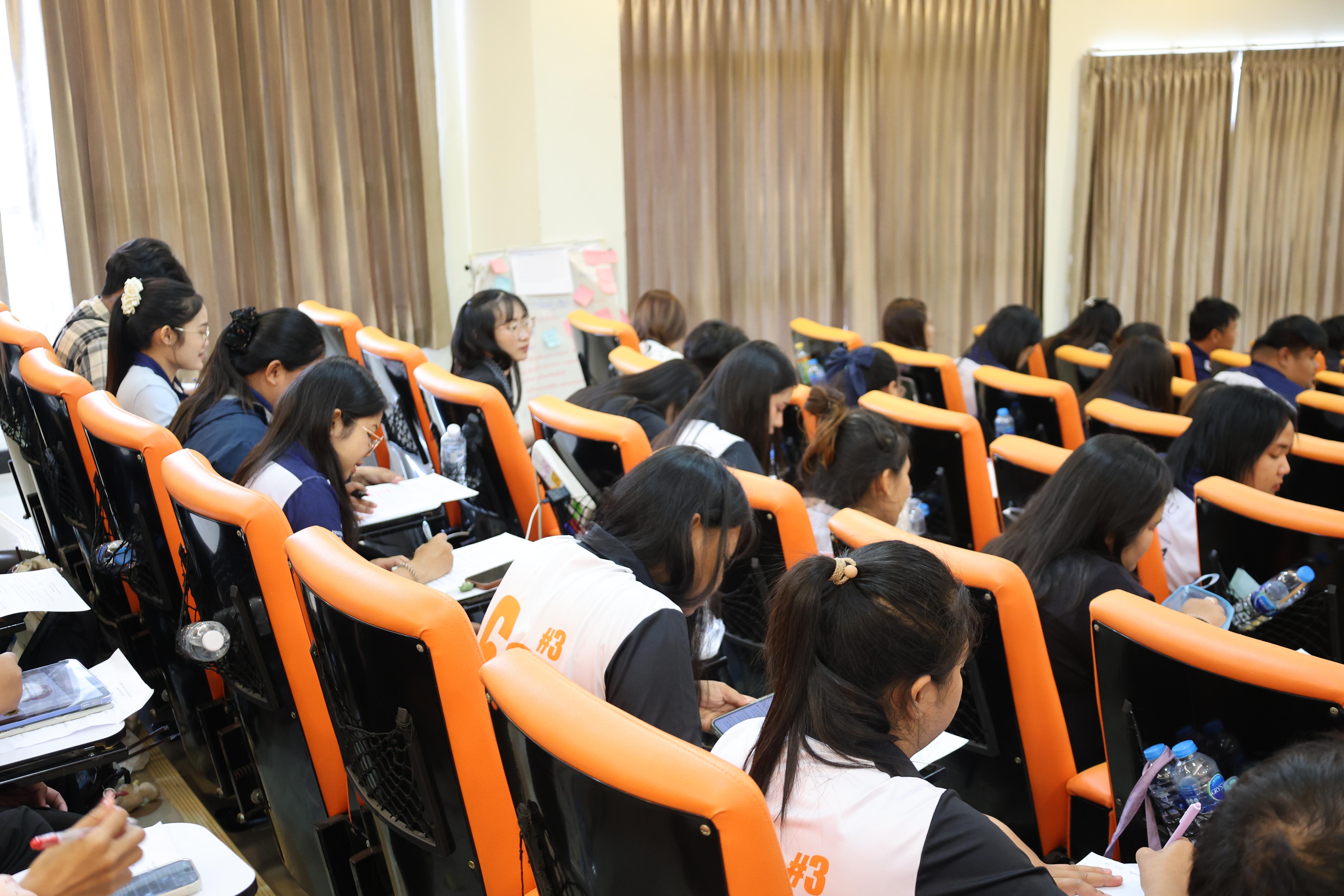 224. โครงการสัมมนาเป็นหมู่คณะพัฒนาทักษะการสอนและความเป็นครู และพัฒนาส่งเสริมด้านภาษาไทยและภาษาอังกฤษ