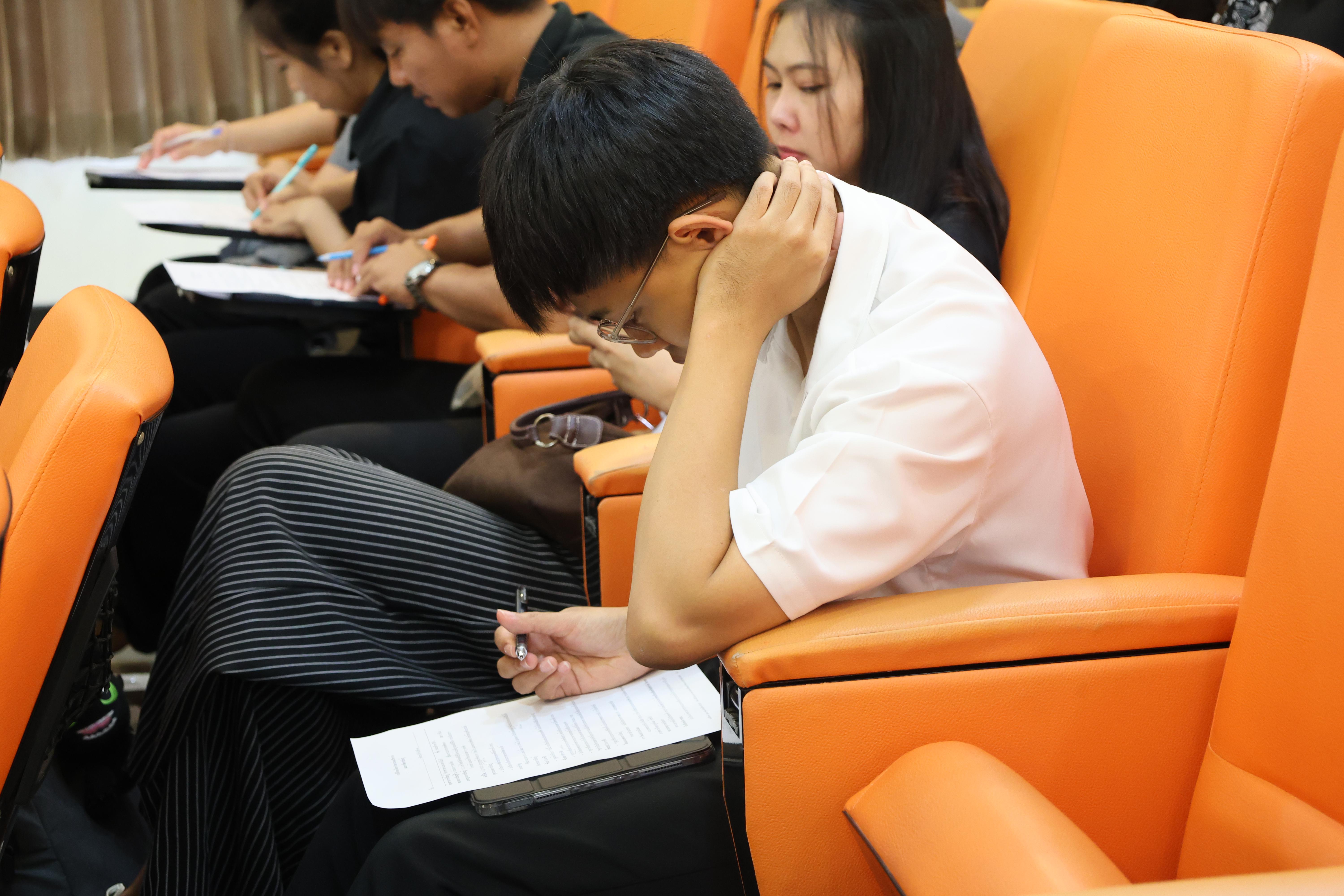 233. โครงการสัมมนาเป็นหมู่คณะพัฒนาทักษะการสอนและความเป็นครู และพัฒนาส่งเสริมด้านภาษาไทยและภาษาอังกฤษ