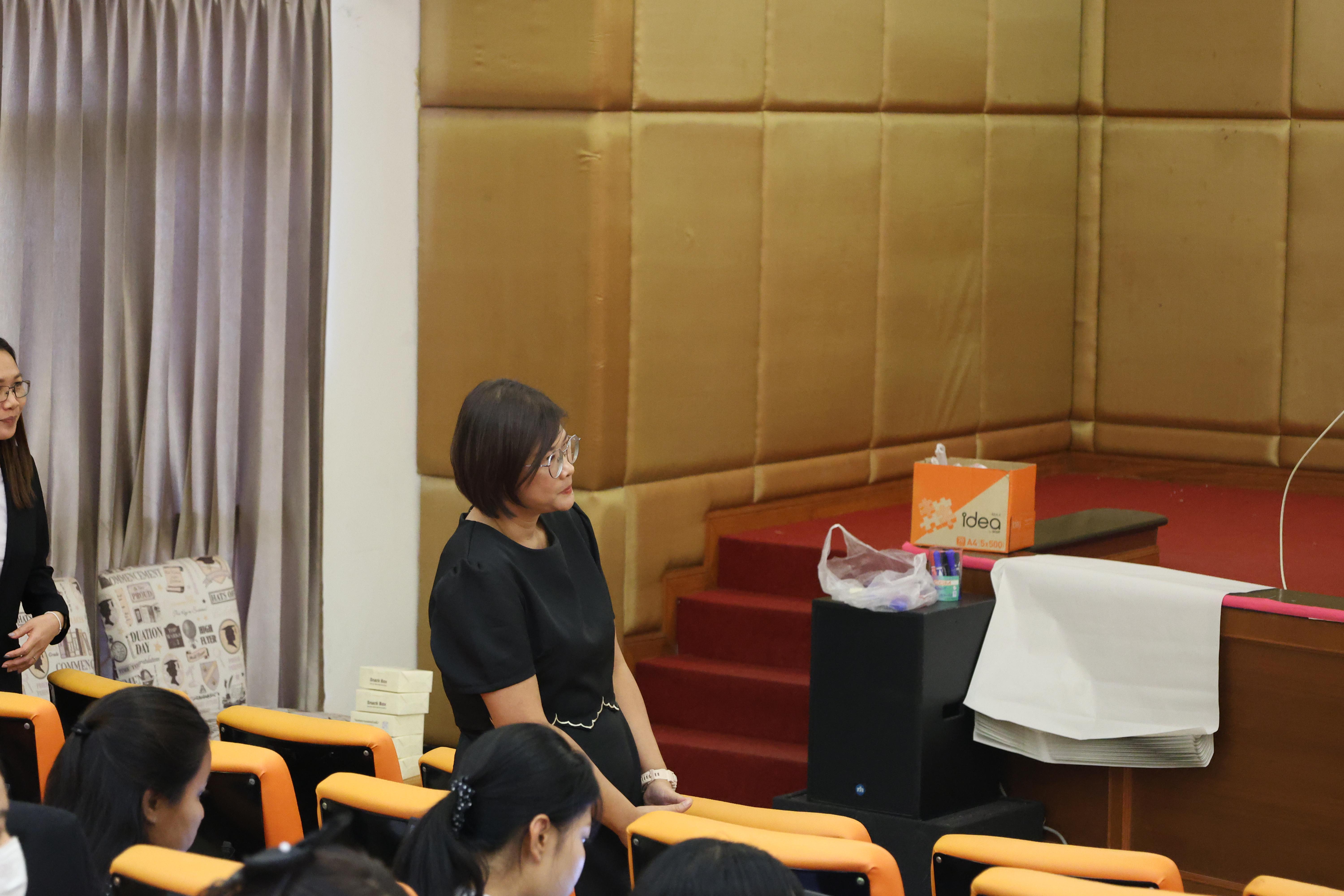 290. โครงการสัมมนาเป็นหมู่คณะพัฒนาทักษะการสอนและความเป็นครู และพัฒนาส่งเสริมด้านภาษาไทยและภาษาอังกฤษ
