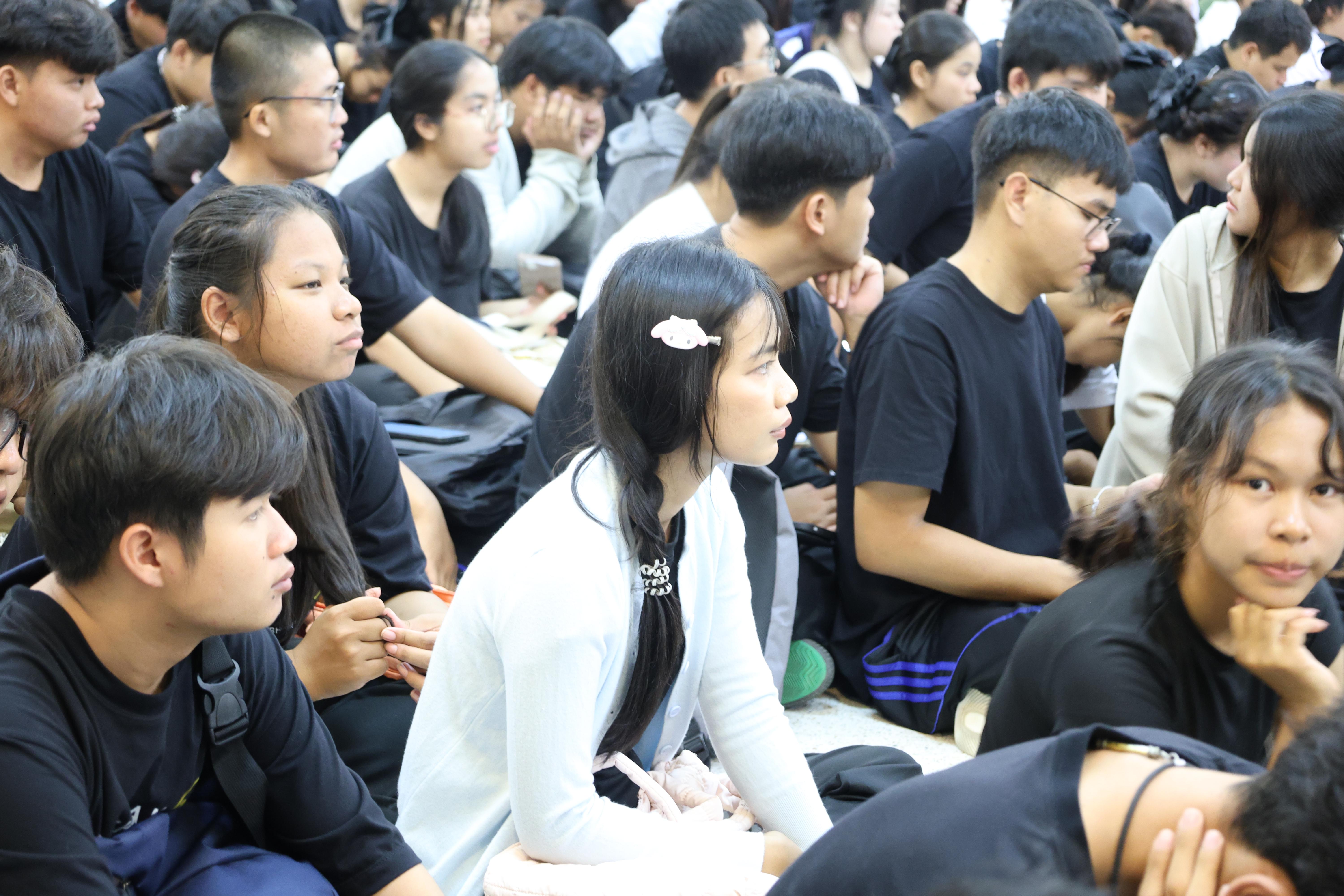 17. ฝ่ายฝึกประสบการณ์วิชาชีพครู พบนักศึกษาชั้นปีที่1