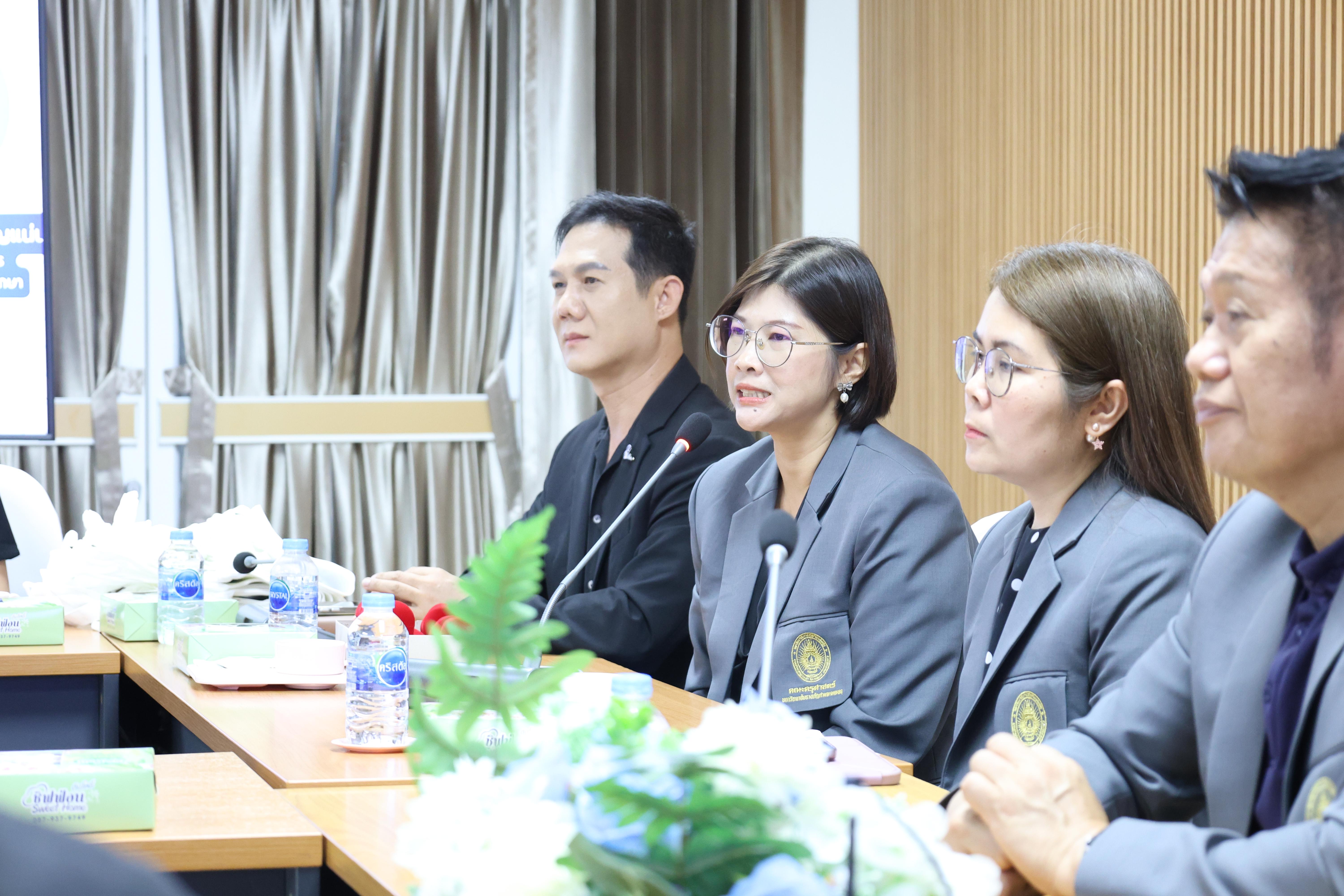 29. ต้อนรับคณะศึกษาดูงานจากมหาวิทยาลัยราชภัฏราชนครินทร์