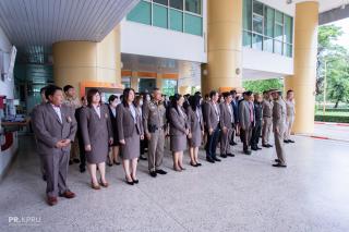 1. รองคณบดีฝ่ายบริหารและบริการวิชาการรายงานผลการดำเนินงานโครงการยกระดับการจัดการเรียนรู้โรงเรียนเครือข่ายขนาดเล็ก ปีการศึกษา 2565 ต่อพลเอกดาว์พงษ์ รัตนสุวรรณ องคมนตรี