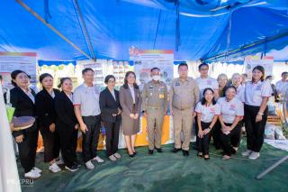 4. รองคณบดีฝ่ายบริหารและบริการวิชาการรายงานผลการดำเนินงานโครงการยกระดับการจัดการเรียนรู้โรงเรียนเครือข่ายขนาดเล็ก ปีการศึกษา 2565 ต่อพลเอกดาว์พงษ์ รัตนสุวรรณ องคมนตรี