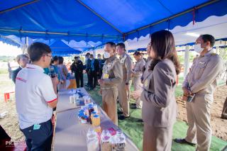 14. รองคณบดีฝ่ายบริหารและบริการวิชาการรายงานผลการดำเนินงานโครงการยกระดับการจัดการเรียนรู้โรงเรียนเครือข่ายขนาดเล็ก ปีการศึกษา 2565 ต่อพลเอกดาว์พงษ์ รัตนสุวรรณ องคมนตรี