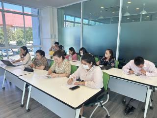 8. วันที่ 6 กุมภาพันธ์ 2567 คณาจารย์และผู้ดำเนินงานในกิจกรรมโครงการพัฒนาสมรรถนะครูสู่มืออาชีพ Module ที่ 2-3 ได้ประชุมรับฟังรายละเอียดการนำส่งภาระงานในแต่ละ Module เพื่อดำเนินการสรุปปิดโครงการ