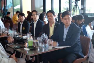 17. วันที่ 3 พฤษภาคม 2567 คณะครุศาสตร์นำโดย รองศาสตราจารย์ ดร.บัณฑิต ฉัตรวิโรจน์ คณบดีคณะครุศาสตร์ บุคลากรและผู้นำนักศึกษาคณะครุศาสตร์ ร่วมงานเสวนา "เล่าสู่กันฟัง-ชากังราว" กับเรื่องราวการสร้างพลเมืองดีวิถีประชาธิปไตยและการเตรียมการเลือก สว.67