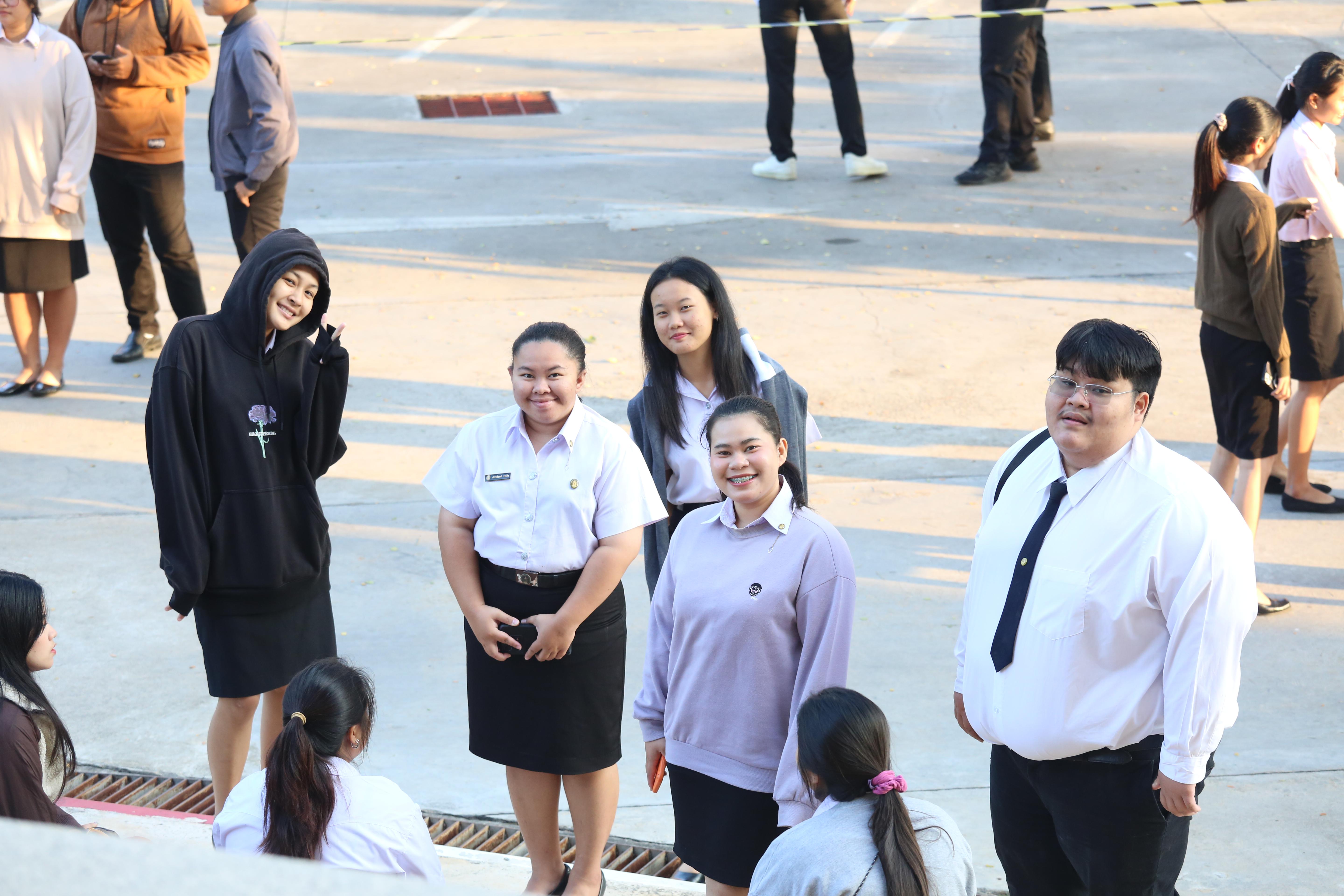 7. คณะครุศาสตร์จัดกิจกรรมทำบุญปีใหม่ ตักบาตรข้าวสารอาหารแห้ง วันที่ 24 ธันวาคม 2567 โดยมี รศ.ดร.บัณฑิต ฉัตรวิโรจน์ คณบดีคณะครุศาสตร์ เป็นประธานจุดธูปเทียนบูชาพระรัตนตรัย ณ อาคารนวัตกรรม ชั้น 2 คณะครุศาสตร์ มหาวิทยาลัยราชภัฏกำแพงเพชร