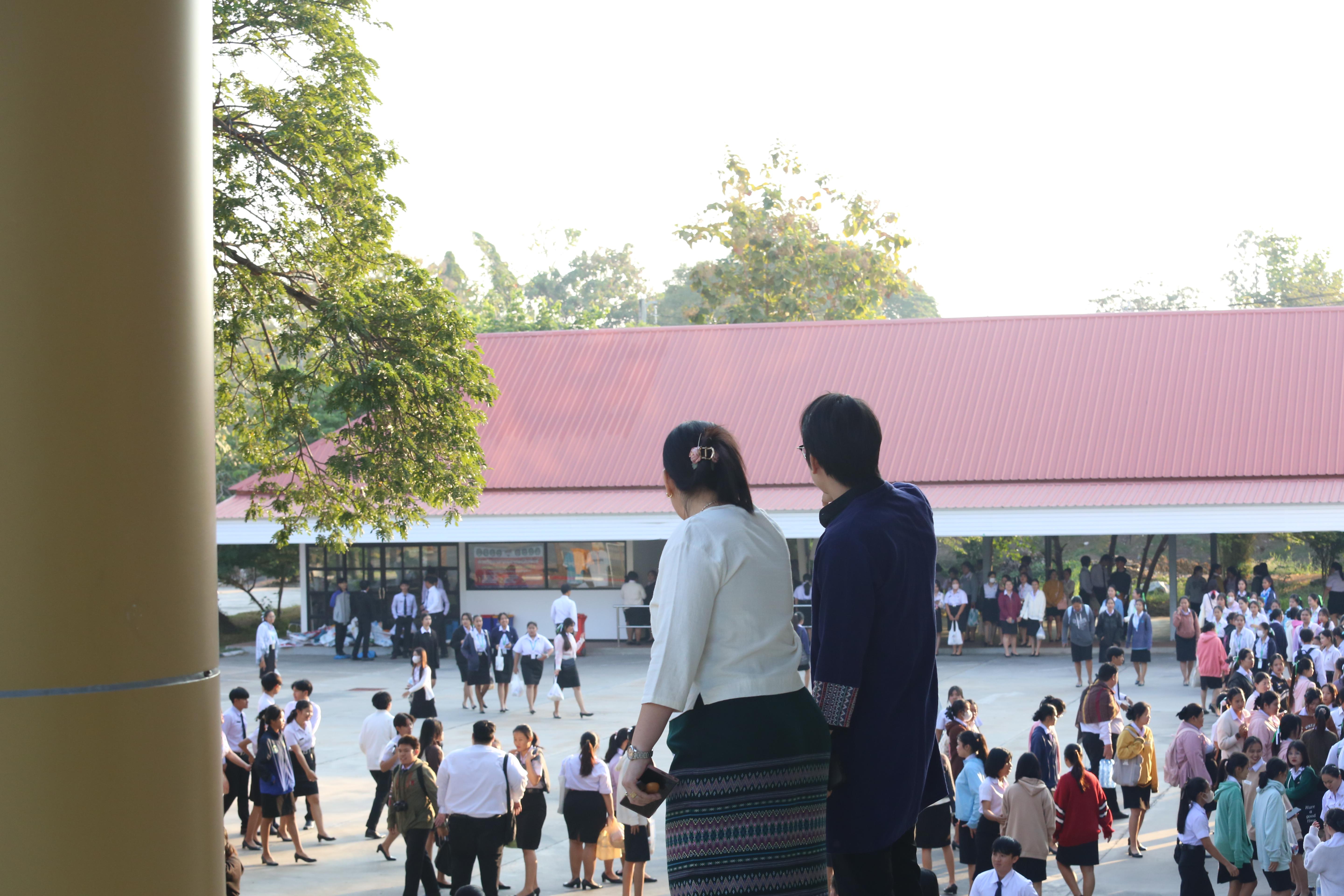 38. คณะครุศาสตร์จัดกิจกรรมทำบุญปีใหม่ ตักบาตรข้าวสารอาหารแห้ง วันที่ 24 ธันวาคม 2567 โดยมี รศ.ดร.บัณฑิต ฉัตรวิโรจน์ คณบดีคณะครุศาสตร์ เป็นประธานจุดธูปเทียนบูชาพระรัตนตรัย ณ อาคารนวัตกรรม ชั้น 2 คณะครุศาสตร์ มหาวิทยาลัยราชภัฏกำแพงเพชร
