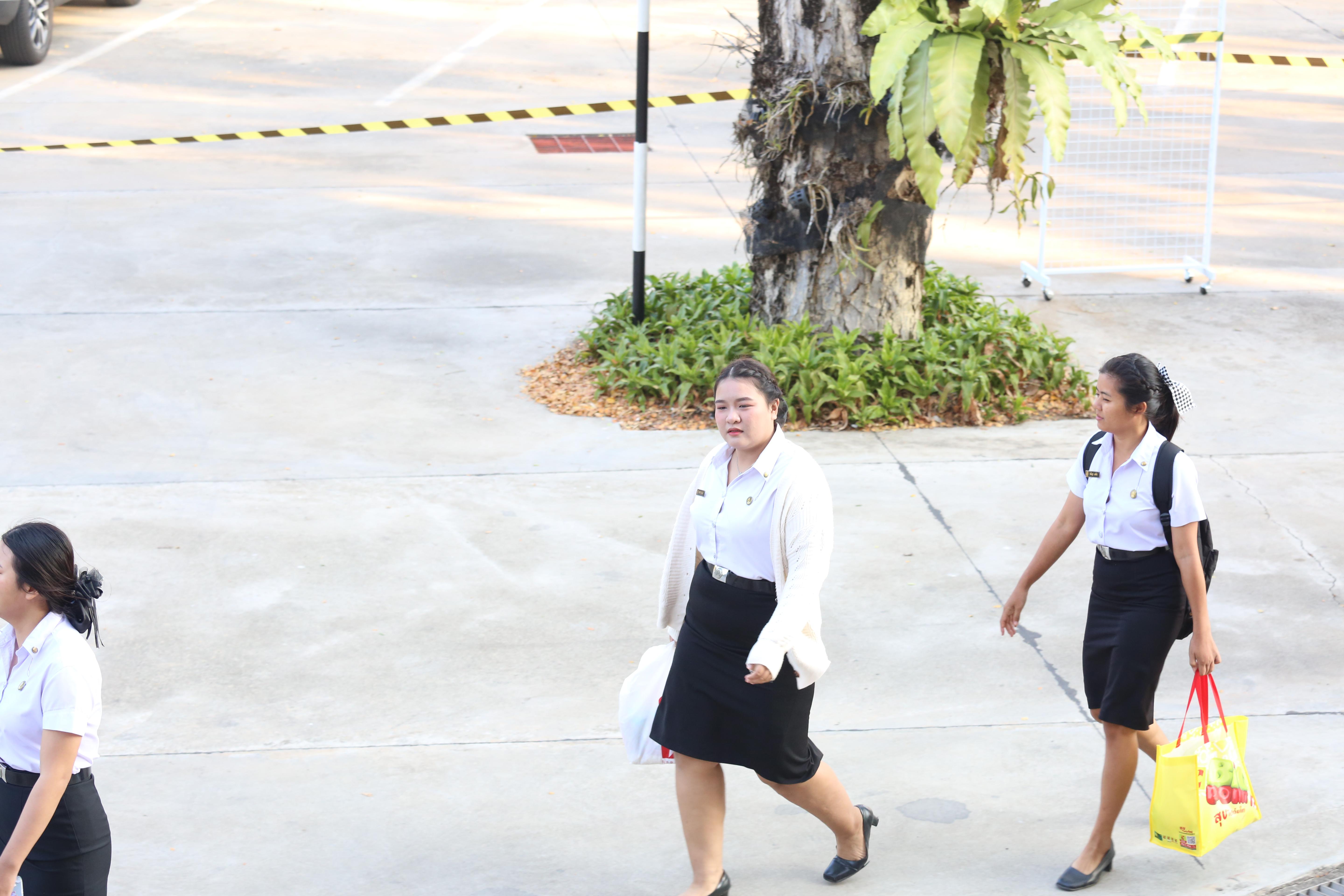 52. คณะครุศาสตร์จัดกิจกรรมทำบุญปีใหม่ ตักบาตรข้าวสารอาหารแห้ง วันที่ 24 ธันวาคม 2567 โดยมี รศ.ดร.บัณฑิต ฉัตรวิโรจน์ คณบดีคณะครุศาสตร์ เป็นประธานจุดธูปเทียนบูชาพระรัตนตรัย ณ อาคารนวัตกรรม ชั้น 2 คณะครุศาสตร์ มหาวิทยาลัยราชภัฏกำแพงเพชร