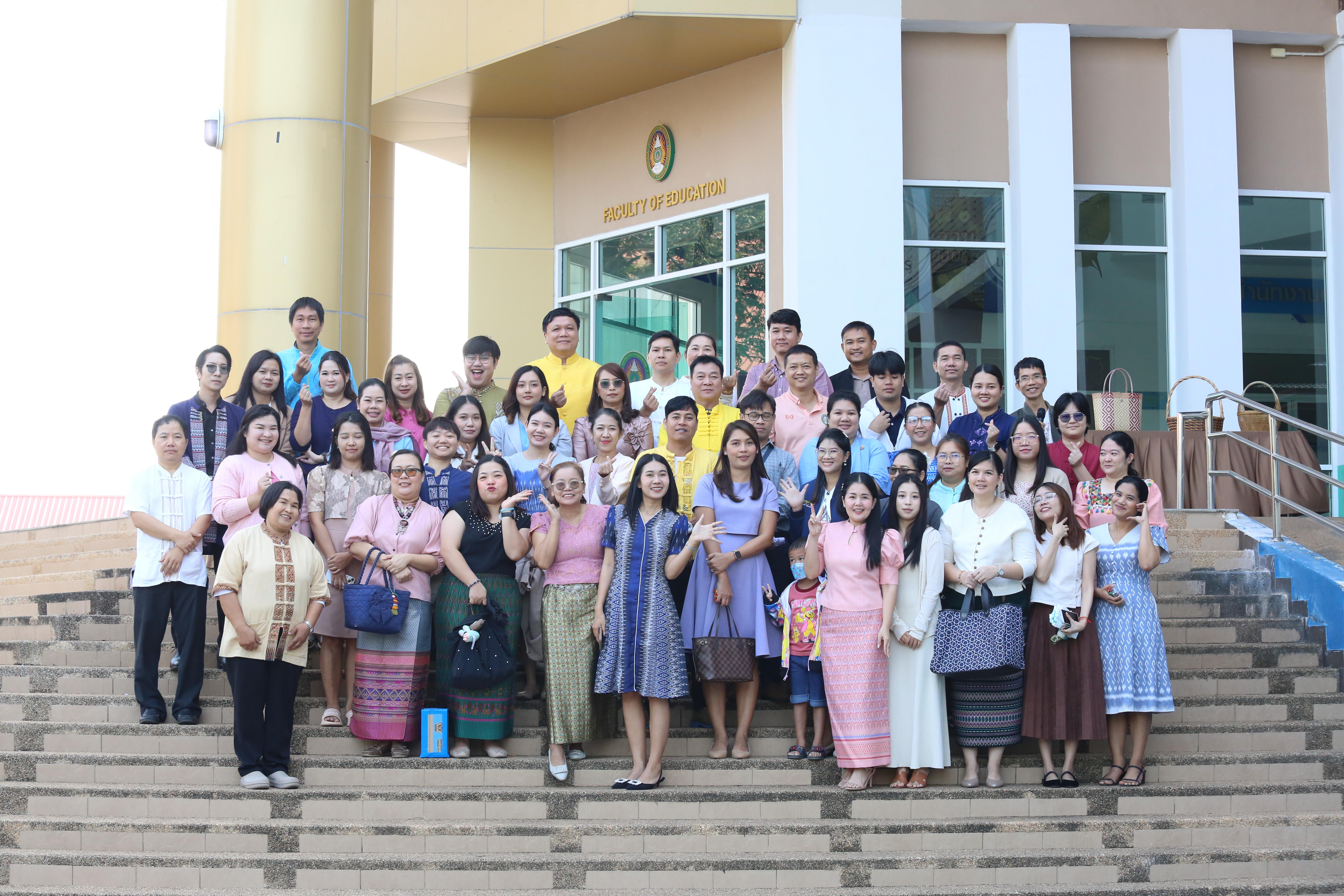 206. คณะครุศาสตร์จัดกิจกรรมทำบุญปีใหม่ ตักบาตรข้าวสารอาหารแห้ง วันที่ 24 ธันวาคม 2567 โดยมี รศ.ดร.บัณฑิต ฉัตรวิโรจน์ คณบดีคณะครุศาสตร์ เป็นประธานจุดธูปเทียนบูชาพระรัตนตรัย ณ อาคารนวัตกรรม ชั้น 2 คณะครุศาสตร์ มหาวิทยาลัยราชภัฏกำแพงเพชร
