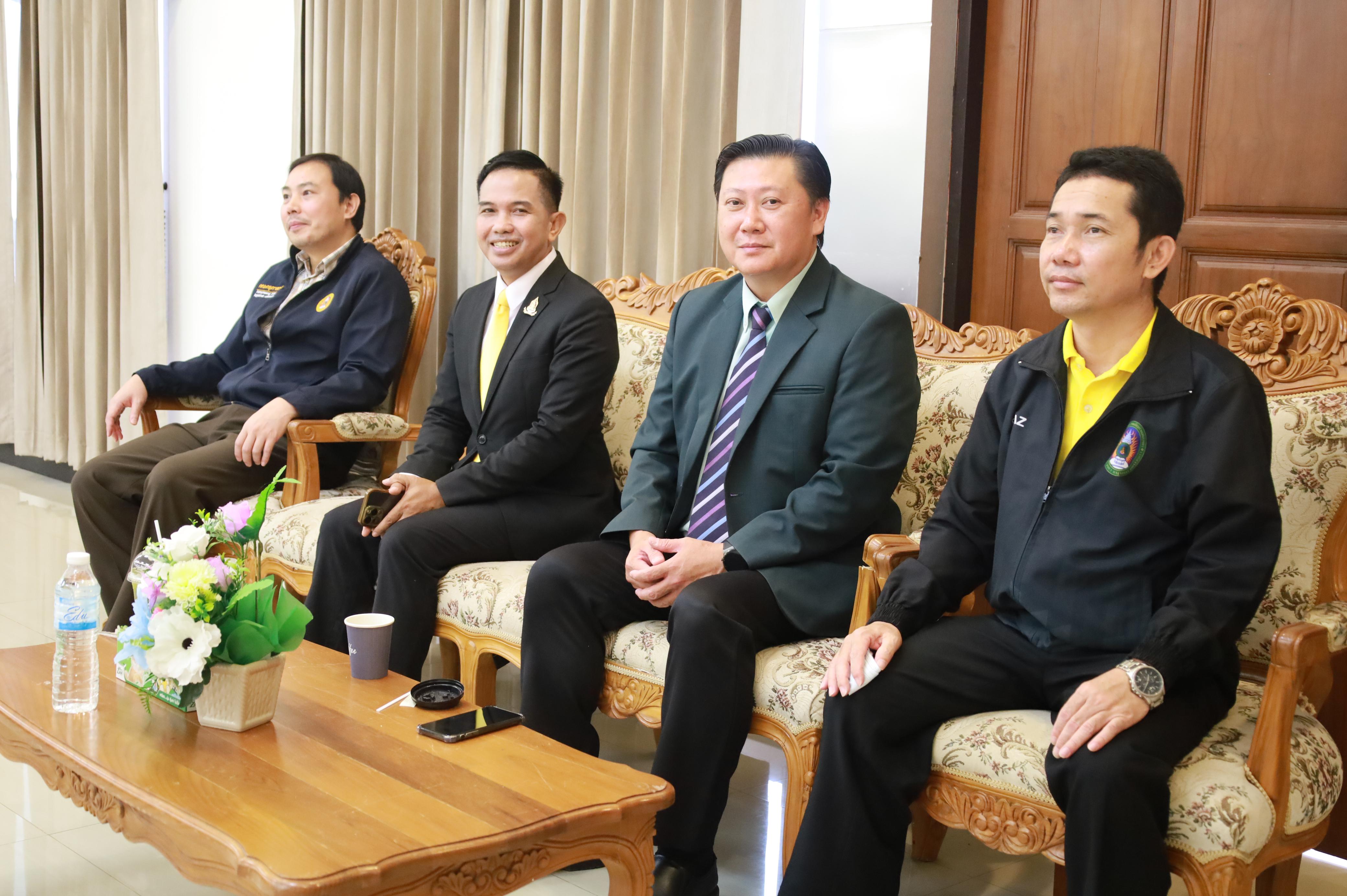 1. การพัฒนาภาวะผู้นำของนักบริหารมืออาชีพในยุคดิสรัปชั่น ซึ่งคณะกรรมการบัณฑิตศึกษาประจำสาขาวิชาการบริหารการศึกษา