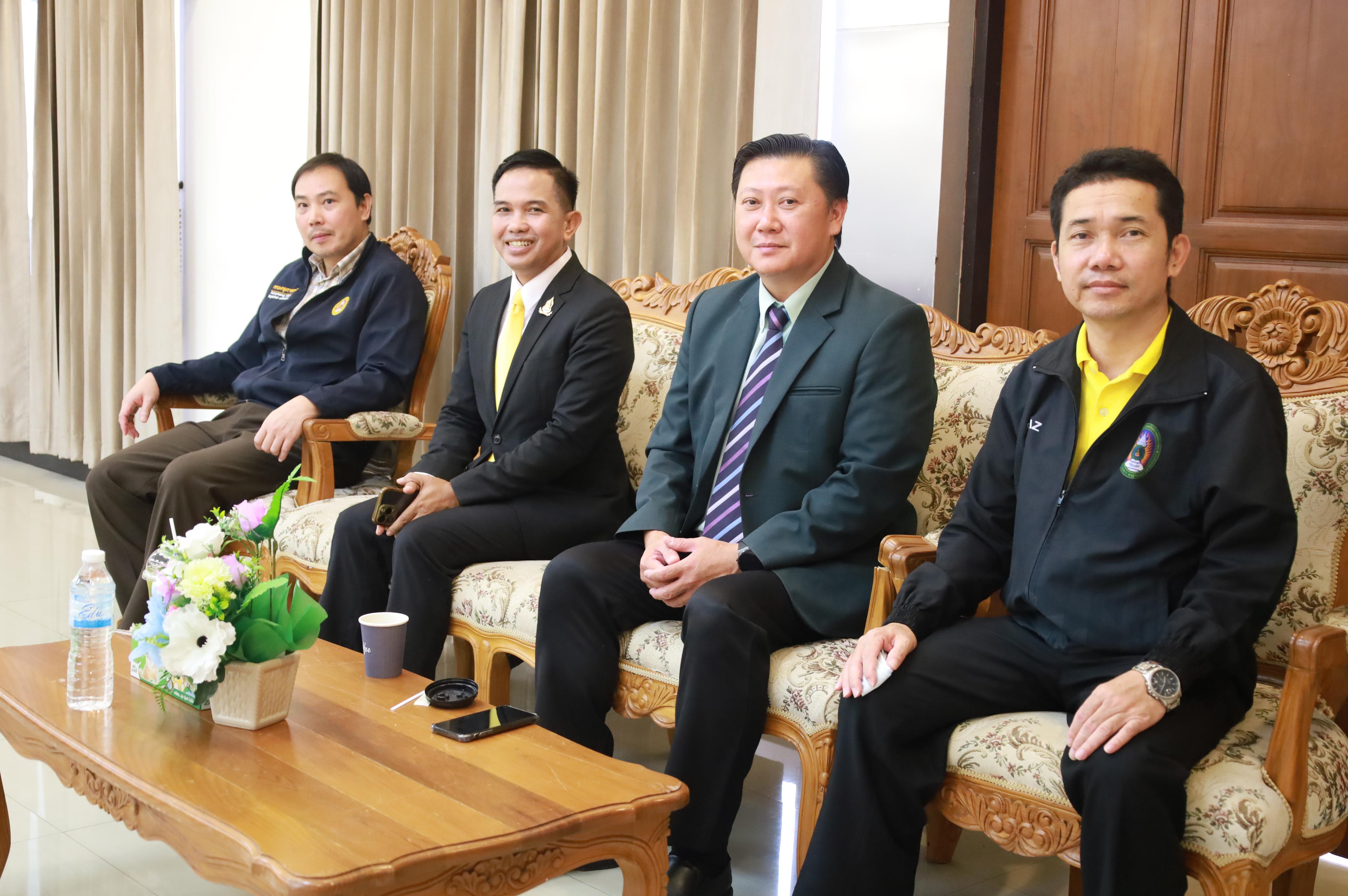2. การพัฒนาภาวะผู้นำของนักบริหารมืออาชีพในยุคดิสรัปชั่น ซึ่งคณะกรรมการบัณฑิตศึกษาประจำสาขาวิชาการบริหารการศึกษา