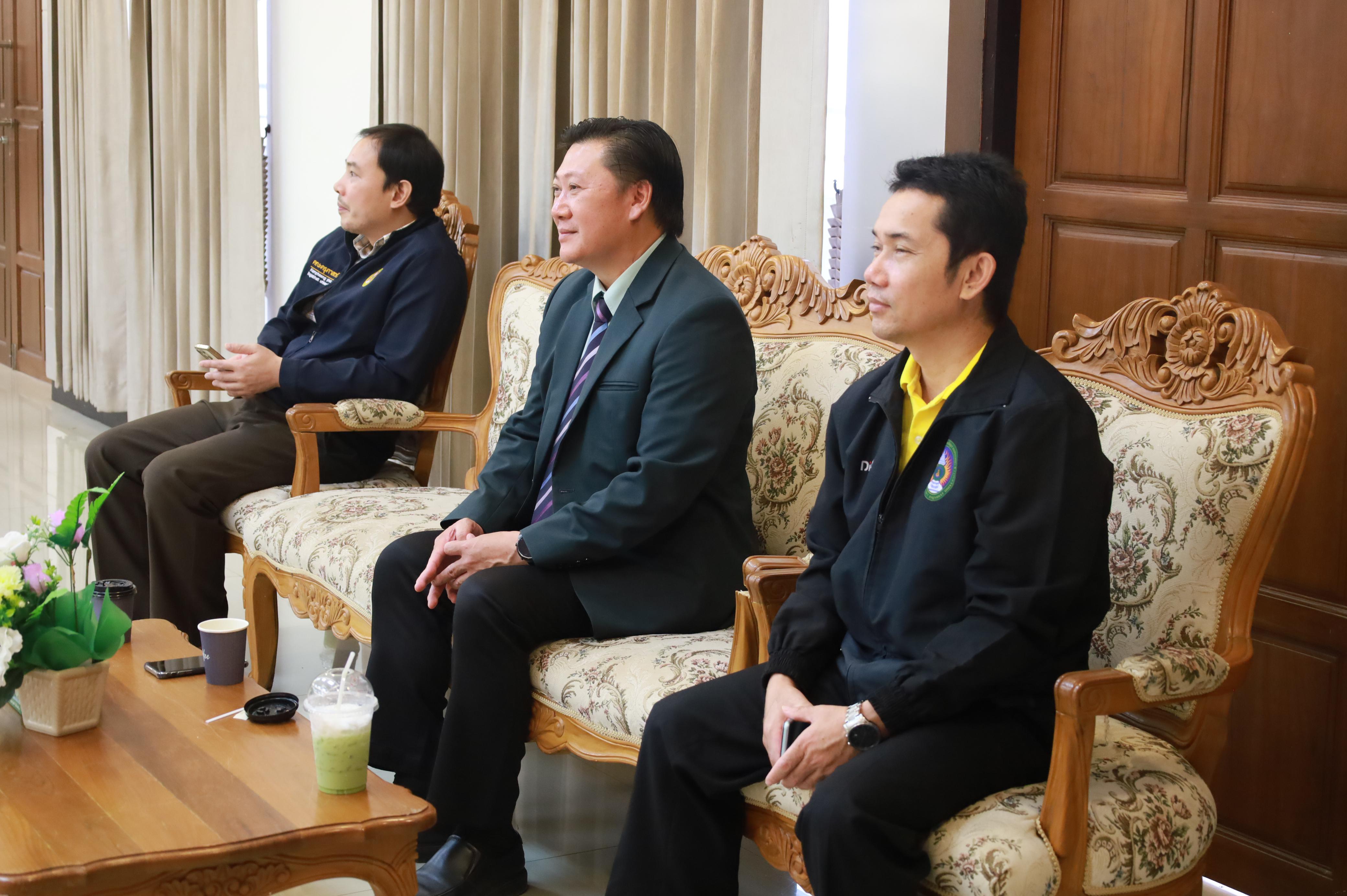 68. การพัฒนาภาวะผู้นำของนักบริหารมืออาชีพในยุคดิสรัปชั่น ซึ่งคณะกรรมการบัณฑิตศึกษาประจำสาขาวิชาการบริหารการศึกษา