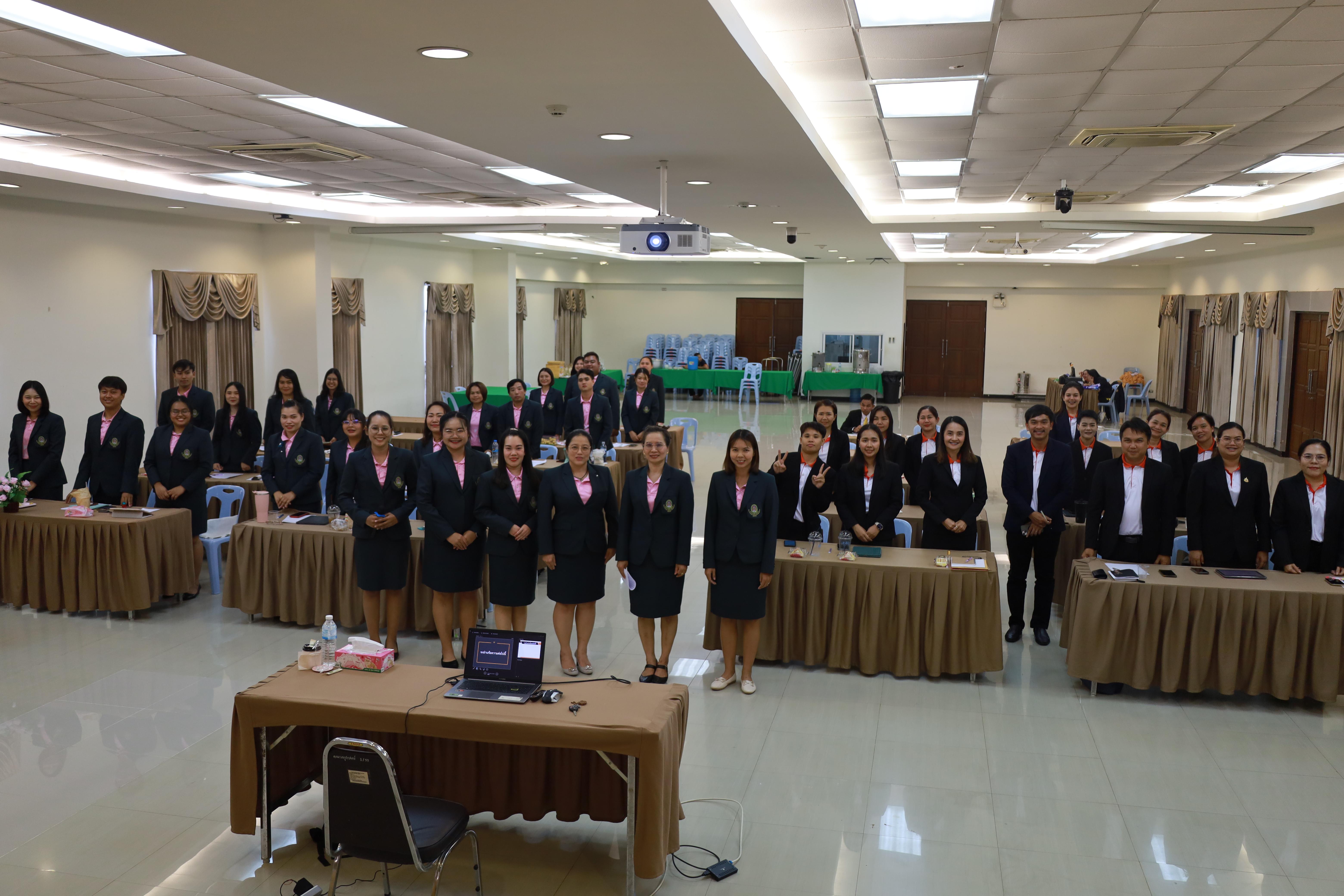 369. การพัฒนาภาวะผู้นำของนักบริหารมืออาชีพในยุคดิสรัปชั่น ซึ่งคณะกรรมการบัณฑิตศึกษาประจำสาขาวิชาการบริหารการศึกษา