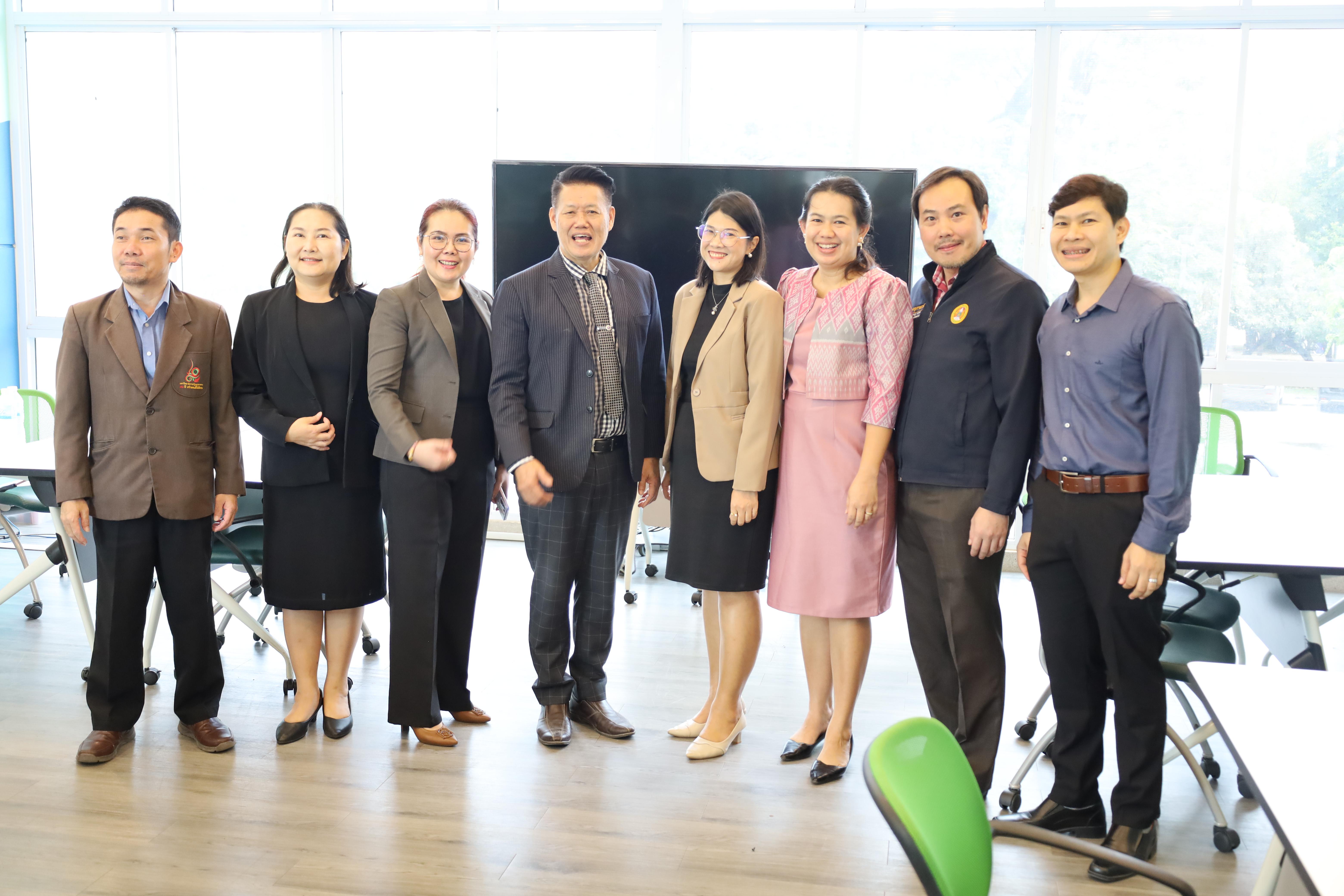 11. เมื่อวันที่ 23 สิงหาคม 2568 ผศ.ดร.ประจบ ขวัญมั่น คณบดีคณะครุศาสตร์ พร้อมด้วยคณะผู้บริหาร ได้ตรวจเยี่ยมการสอบคัดเลือกนักศึกษาระดับปริญญาโท ประจำภาคเรียนที่ 2 ปีการศึกษา 2568 ทั้งภาคข้อเขียนและการสัมภาษณ์