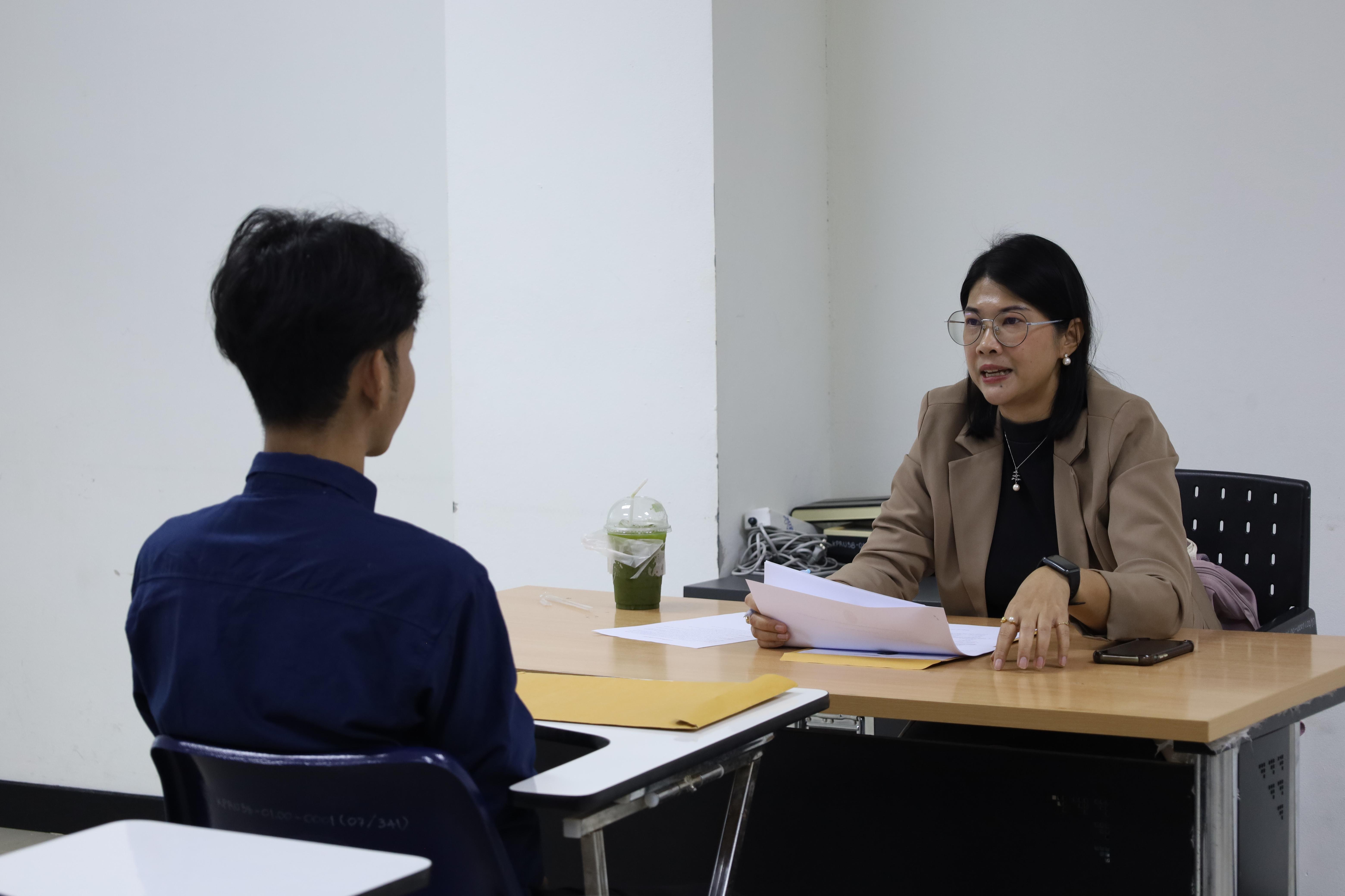 112. เมื่อวันที่ 23 สิงหาคม 2568 ผศ.ดร.ประจบ ขวัญมั่น คณบดีคณะครุศาสตร์พร้อมด้วยคณะผู้บริหาร คณะครุศาสตร์ ได้ลงพื้นที่ตรวจเยี่ยมการสอบคัดเลือกนักศึกษาเข้าศึกษาในหลักสูตรประกาศนียบัตรสาขาวิชาชีพครู ประจำปีการศึกษา 2568