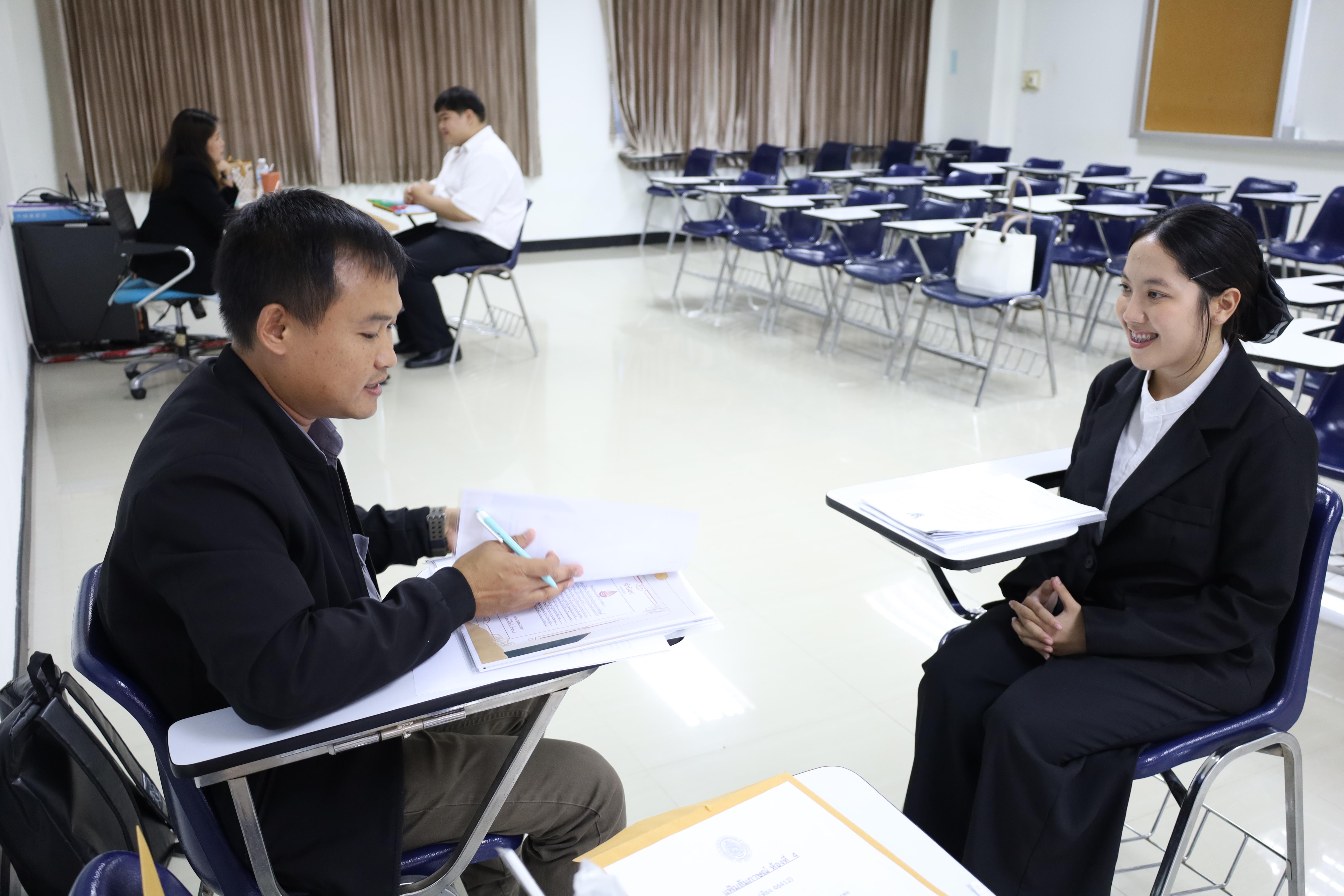 122. เมื่อวันที่ 23 สิงหาคม 2568 ผศ.ดร.ประจบ ขวัญมั่น คณบดีคณะครุศาสตร์พร้อมด้วยคณะผู้บริหาร คณะครุศาสตร์ ได้ลงพื้นที่ตรวจเยี่ยมการสอบคัดเลือกนักศึกษาเข้าศึกษาในหลักสูตรประกาศนียบัตรสาขาวิชาชีพครู ประจำปีการศึกษา 2568