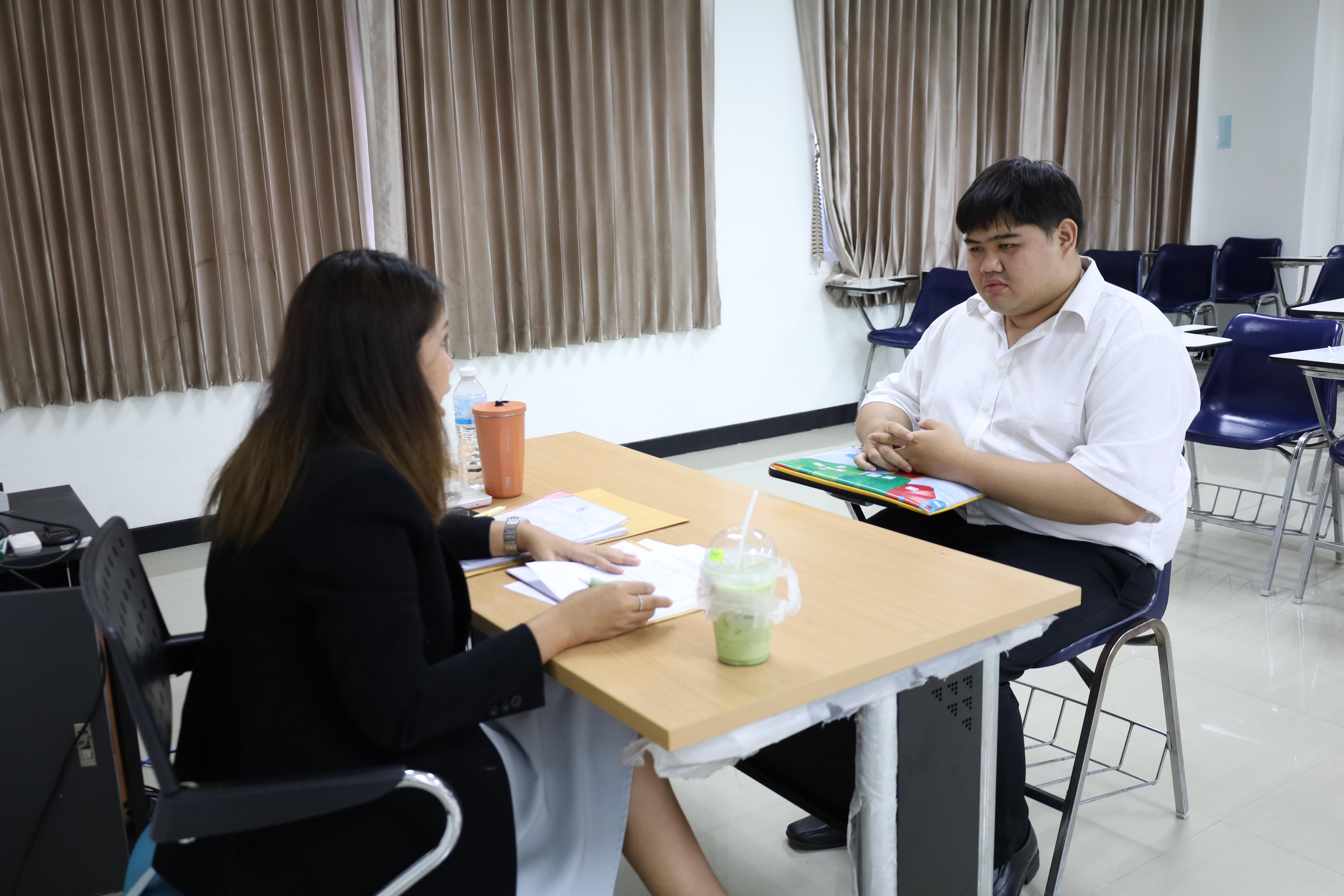127. เมื่อวันที่ 23 สิงหาคม 2568 ผศ.ดร.ประจบ ขวัญมั่น คณบดีคณะครุศาสตร์พร้อมด้วยคณะผู้บริหาร คณะครุศาสตร์ ได้ลงพื้นที่ตรวจเยี่ยมการสอบคัดเลือกนักศึกษาเข้าศึกษาในหลักสูตรประกาศนียบัตรสาขาวิชาชีพครู ประจำปีการศึกษา 2568