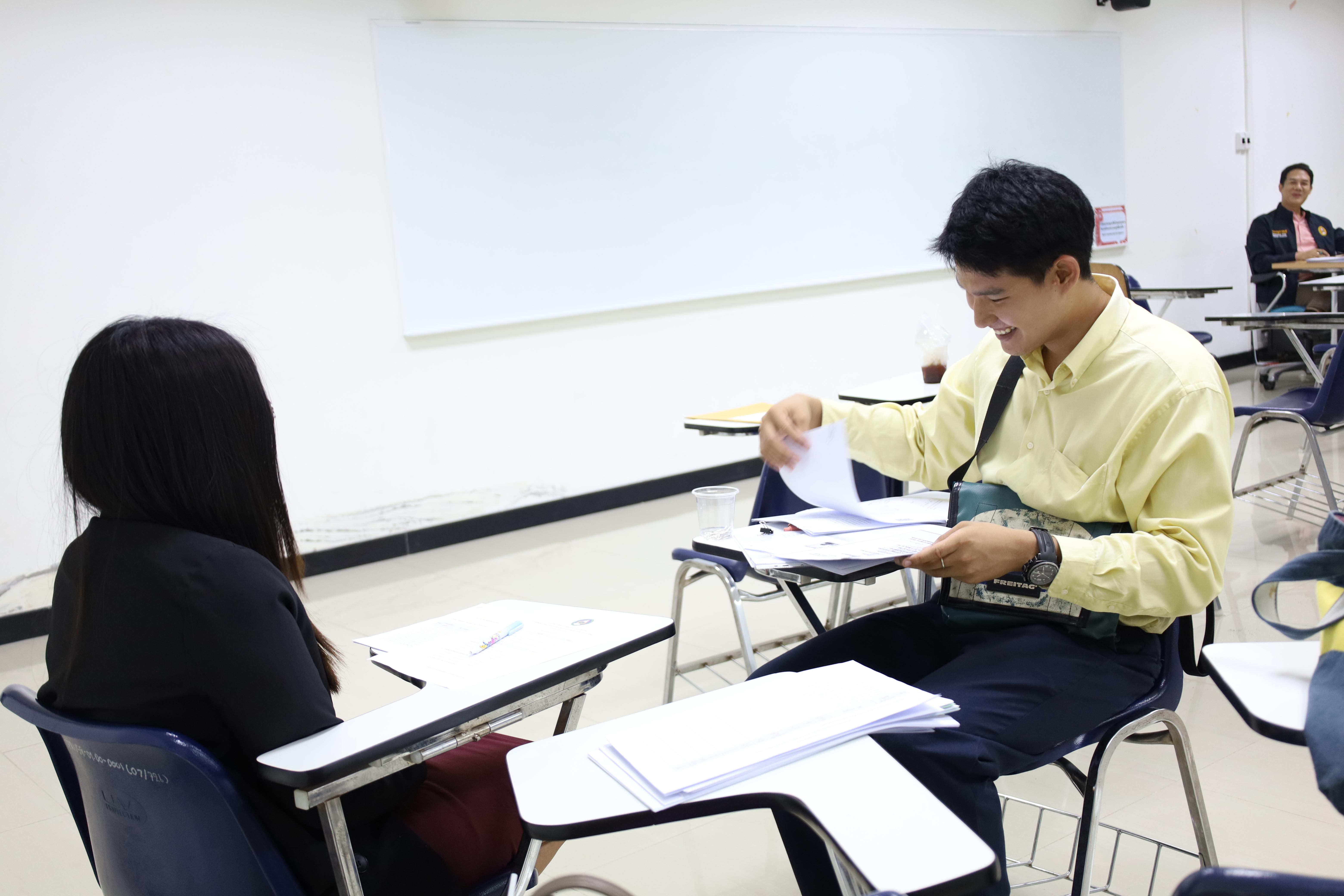 133. เมื่อวันที่ 23 สิงหาคม 2568 ผศ.ดร.ประจบ ขวัญมั่น คณบดีคณะครุศาสตร์พร้อมด้วยคณะผู้บริหาร คณะครุศาสตร์ ได้ลงพื้นที่ตรวจเยี่ยมการสอบคัดเลือกนักศึกษาเข้าศึกษาในหลักสูตรประกาศนียบัตรสาขาวิชาชีพครู ประจำปีการศึกษา 2568